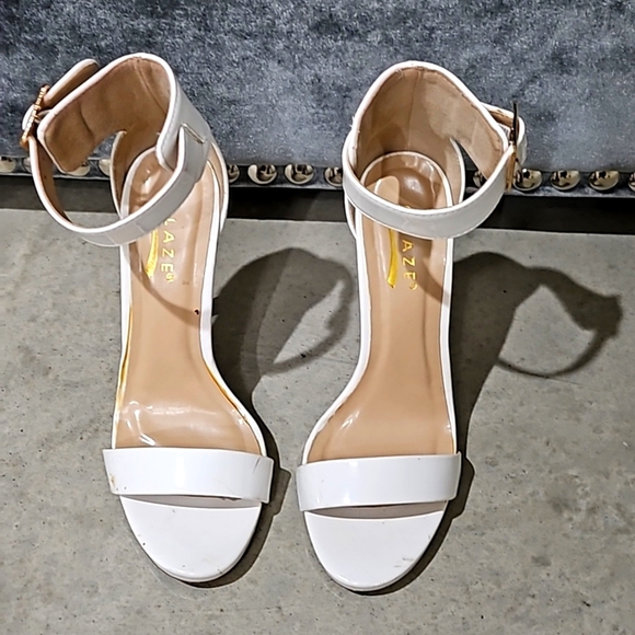 White Patent Ankle Strap Heels size6 - Picture 2 of 7